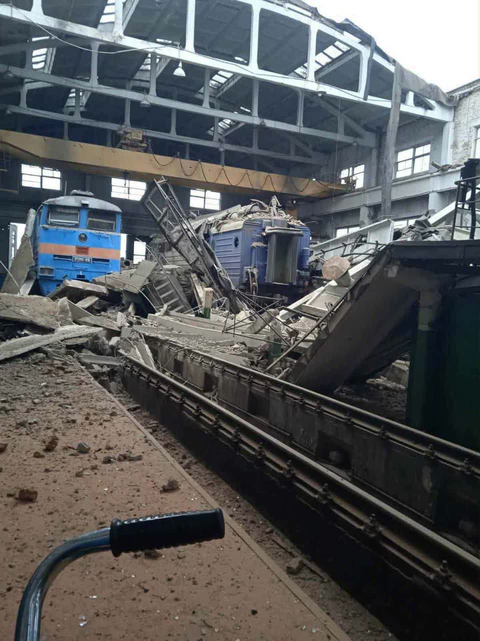 Удар по локомотивному депо